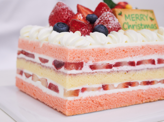 しっとりスポンジのクリスマスショートケーキ 断面のアップ