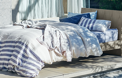 西川リビング　mayu＋ ウェーブフリルケット　シングル WARMFEEL リビングケット （リビングケット）135×75cm ピンク