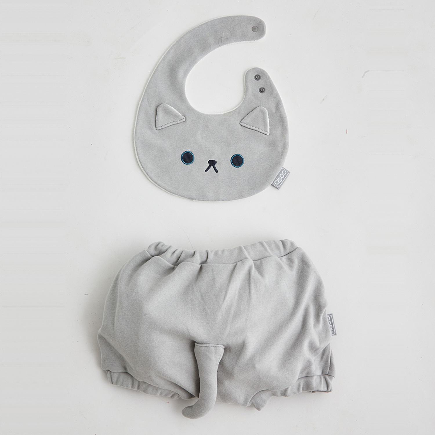 aboo アブー グレーねこビブ ブルマセット 40bk aboo210204 ギフト通販なら東急百貨店ネットショッピング