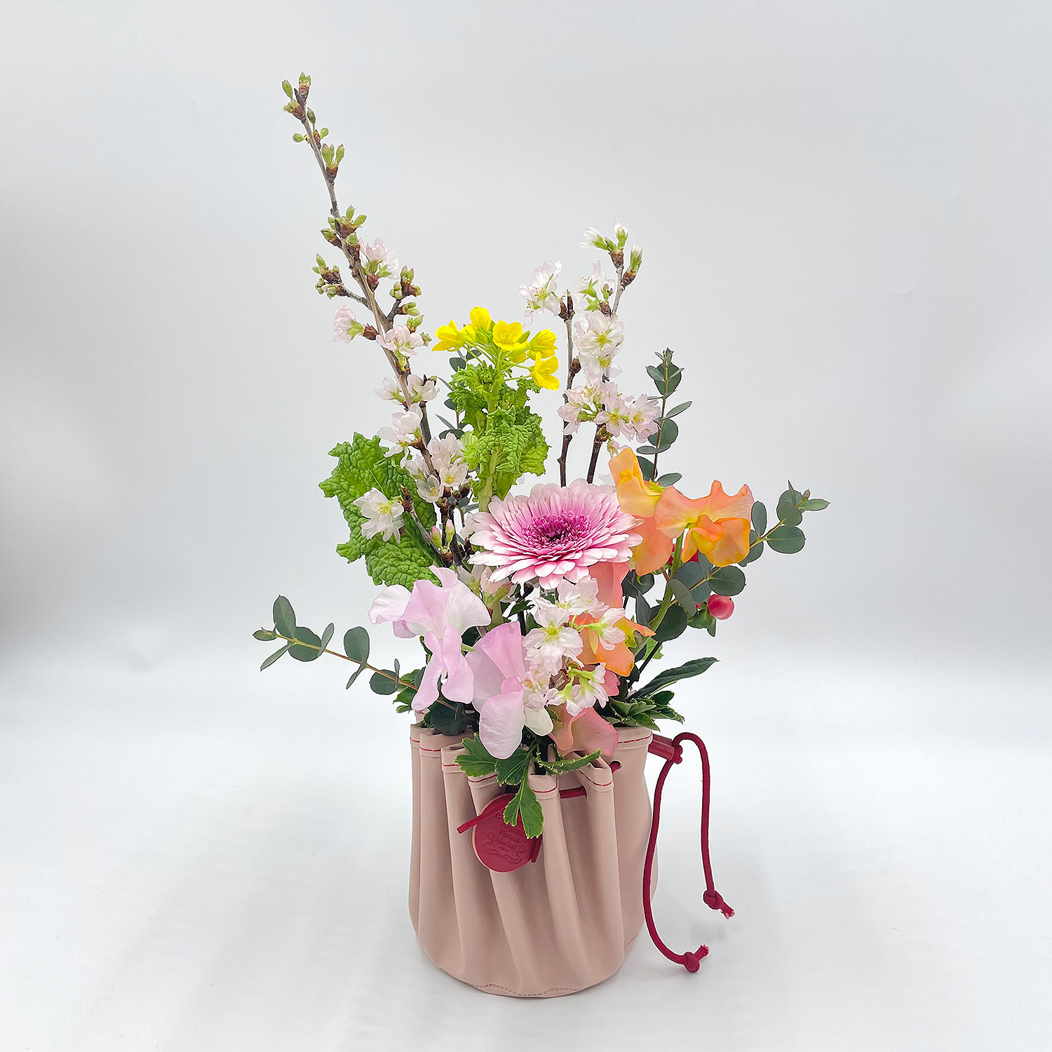 さっぽろ店受取 青山フラワーマーケット 桃の花ギフトアレンジメント 受取時間3月3日 木 10時30分 18時 22bhina 60fd 024 ギフト通販なら東急百貨店ネットショッピング