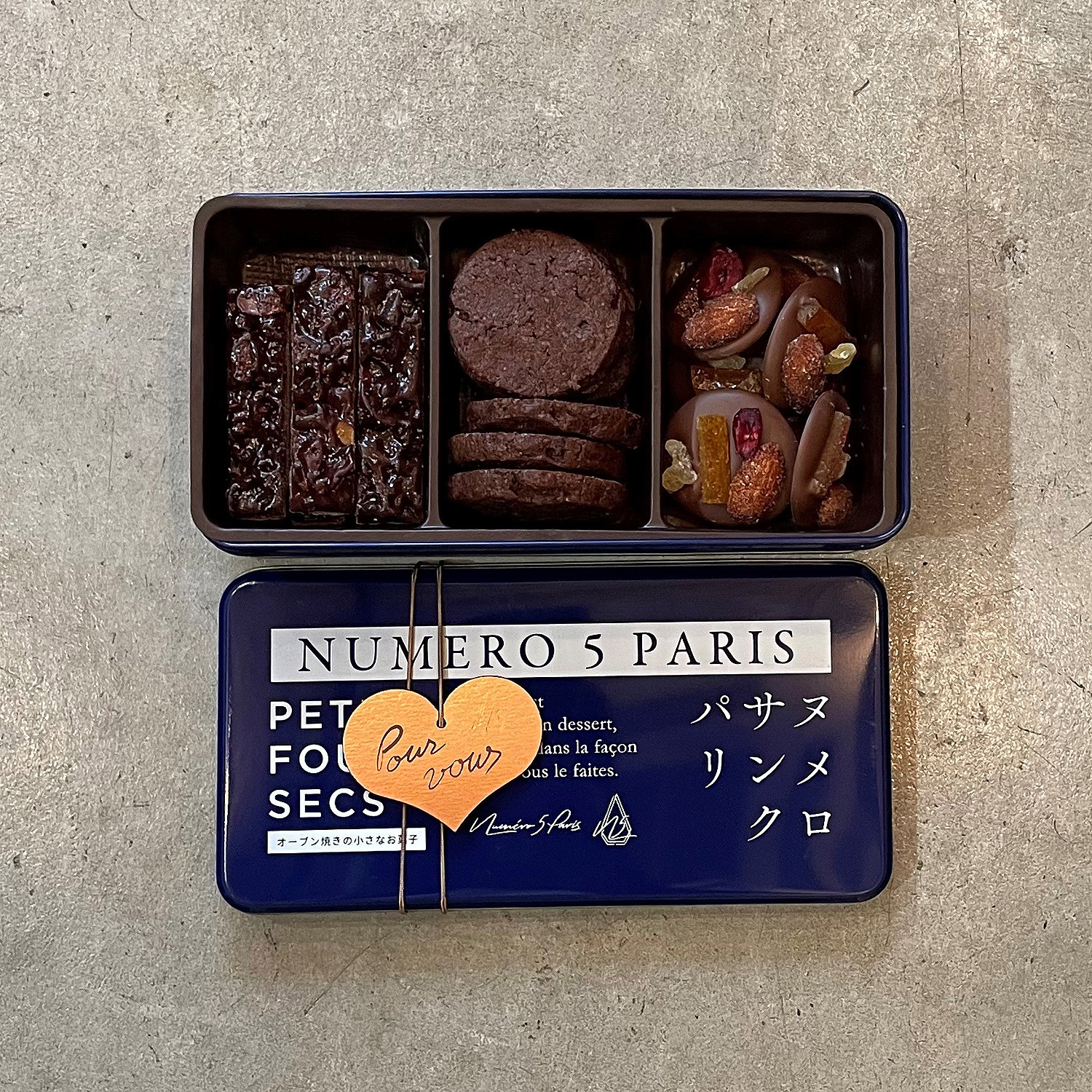 バレンタイン Numero 5 Paris ヌメロサンク パリ クッキー缶 ショコラ 22vd fd 010 ギフト通販なら東急百貨店ネットショッピング