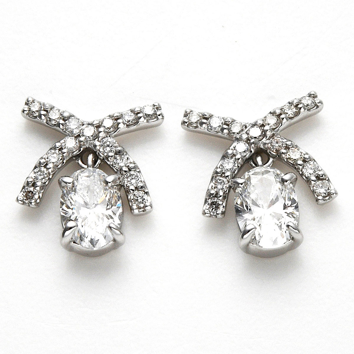 ≪東急タイム≫Pt900　ダイヤモンドピアス