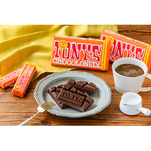 ≪トニーズチョコロンリー≫ミルクチョコレート キャラメルシーソルト（ラージ）