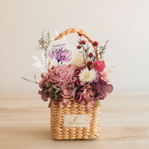 母の日≪Always Flowers（オールウェイズフラワーズ）≫スクエアカゴバッグアレンジ ドライ＆プリザーブドフラワー フルール M