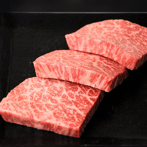 父の日≪精肉あづま≫松阪牛赤身肉ステーキ用（モモ）3枚 ☆