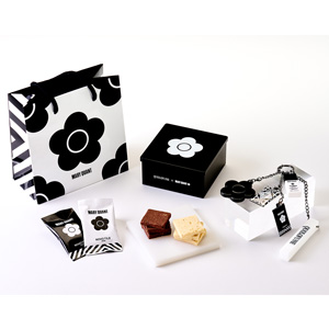 黒船×MARY QUANT ノボタイル缶＆チャームセット